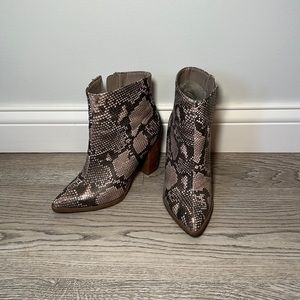 Size 6 Snake Skin Pointed Toe Heeled Booties